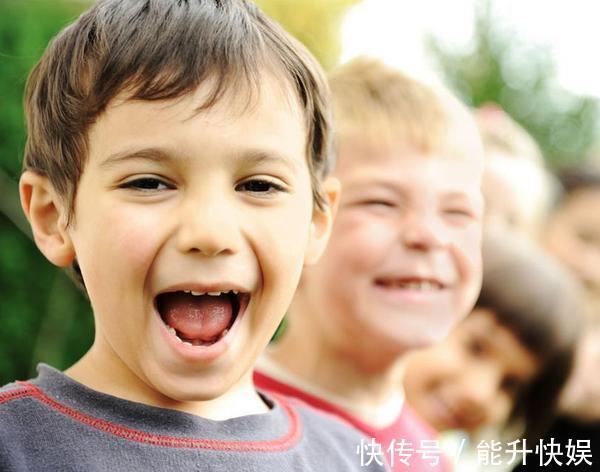 白岩松|白岩松培养出学霸儿子,他的育儿观走红让孩子吃3种苦,别心软