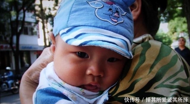 解决|孩子哭闹哄不好,别掉入他埋的坑,聪明的家长第一步都会这样做