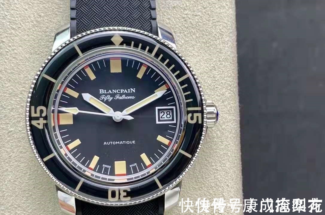 机芯@十万左右,性价比最高的两款男士潜水表,五十噚和间金黑水鬼!