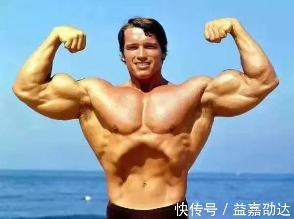 风潮|73岁帅气大爷,身材强壮肌肉有型,可谓是引领一代人的健身风潮
