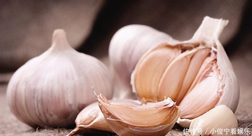 做羔羊的时|炖羊肉时,切记“3放4不放”,否则羊肉越炖膻味越重,汤不鲜