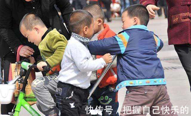 用力过猛|孩子从小就要立规矩!有几个毛病父母不能惯着,该打就得打