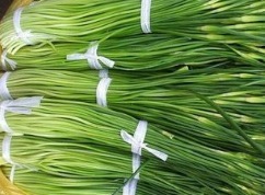 维生素c|吃完蒜苔以后，一定别碰此种食物，为了自身的健康，不然会伤身！