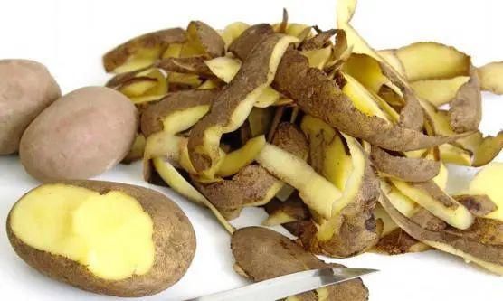 太省钱了~把这东西往电水壶里一丢，水垢消失得干干净净~