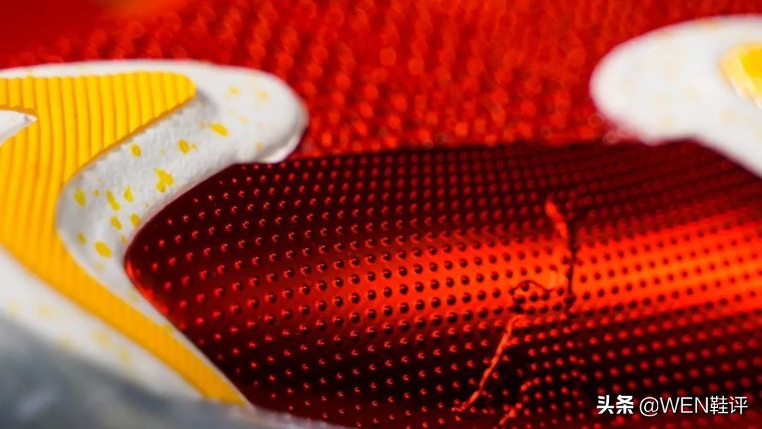 zoom 黔驴技穷？连旗舰都不上心的AJ36有啥亮点？