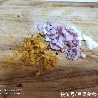  美味调剂生活，萝卜干肉丁炒豆芽不可错过