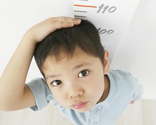生长激素|孩子的身高由什么决定？除了遗传，还有这三个后天因素同样重要
