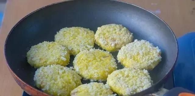 糯米粉里加2个苹果,居然这么好吃,我家一周做6次,次次都光盘