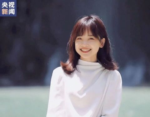 劉雨昕|央視七夕晚會：鳳凰傳奇舞臺驚艷，周深唱腔絕了，王冰冰展現出成熟美