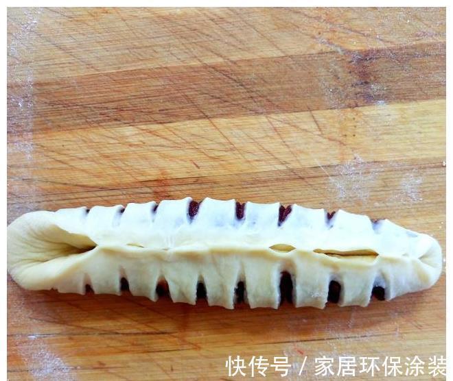 毛毛虫|在家做毛毛虫面包，没有一点添加剂，小朋友最喜欢，真是好吃极了