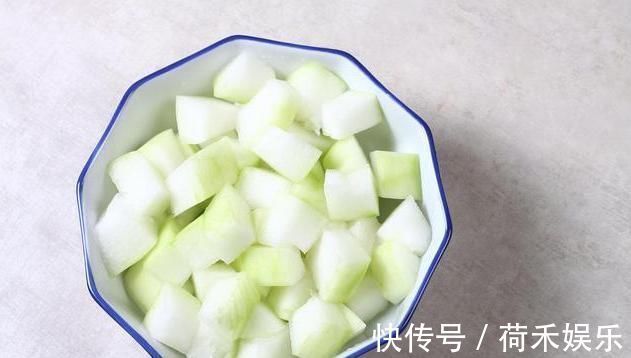 奶茶|公认长肉“最猛”的零食,热量堪比喝油,减肥的人,管住嘴就是赢