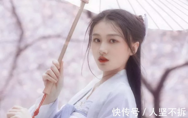 云玖&宠文,小粉团窝在皇上怀里睡觉,被皇后吵醒,帝王发飙怒吼废后