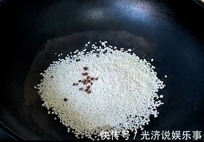 新吃法|1分钟学会鸡翅新吃法,外酥里嫩,肉嫩多汁,端上桌大家抢着吃