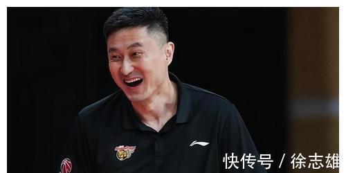 杜锋|顺德赛区马布里和雅尼斯有一拼,邱彪也难受,杜锋躺着进季后赛