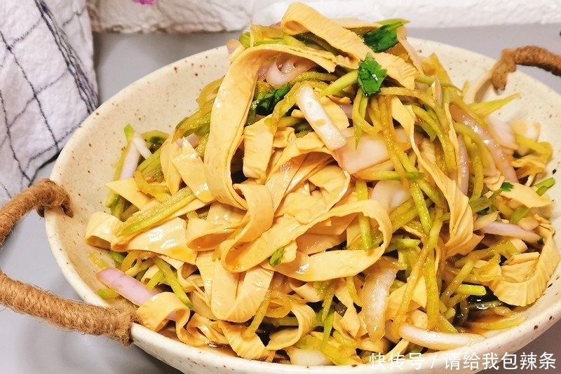 青萝卜|秋天吃凉拌菜,这道菜是不错的选择,清爽不油腻,还特别下酒下饭