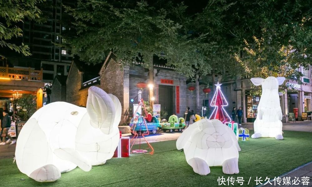 岭南天地|地铁直达看光影艺术,“神秘发光巨兔”华南首展等你来撸兔!