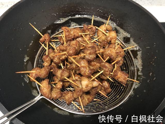 纹理|牛肉别再卤着吃了,试试这种做法,既是硬菜也是零食,年夜饭必点