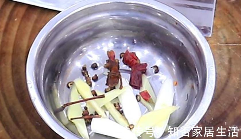 可口|河南厨师长教你做地道酸汤小酥肉,软嫩不柴有窍门,酸爽可口