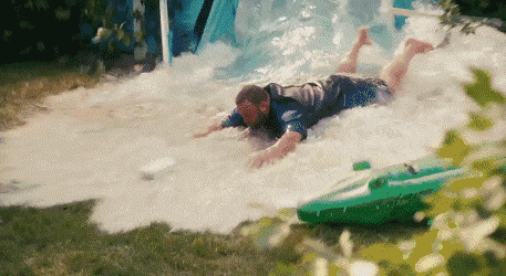 |搞笑GIF: 恐怕你要换一条裤子了 姑娘想都没想直接就坐了上去