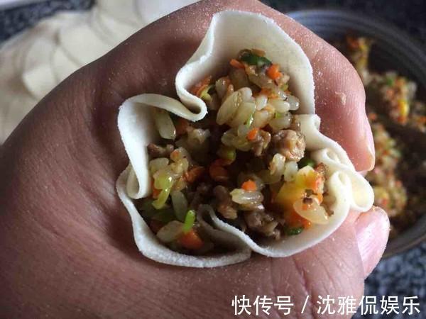 女儿放假非要住外婆家，说外婆做饭好吃，发来照片一看，惊了！