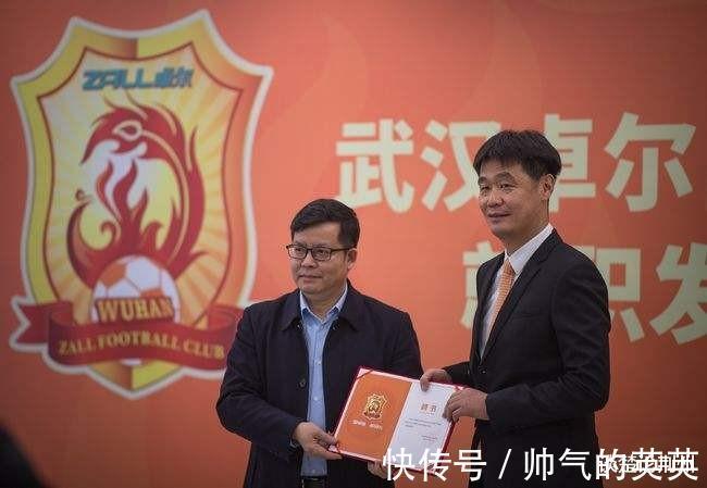 武汉|李霄鹏接替李铁，中国足球迎来第三位武汉队主帅