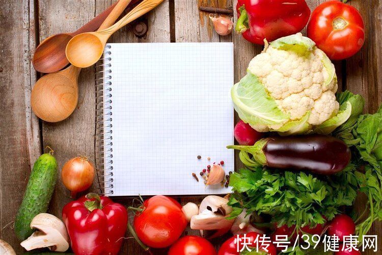 杨振宁|100岁的杨振宁健康矍铄!他的长寿秘诀:6件事坚持了一辈子