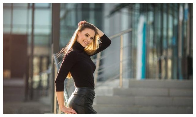 间距|女性开始衰老时,身体会有“1臭、2少、3大”的信号,自测下