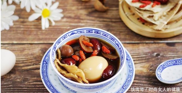  阿胶|入秋后，女人要多吃此汤，成本6块钱，每月坚持喝，比阿胶养人