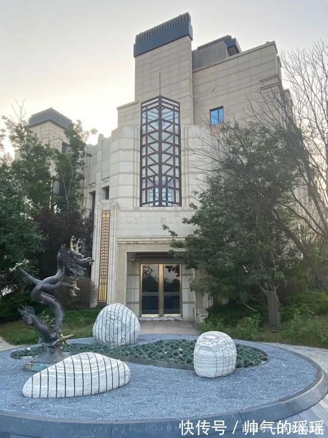 雍锦半岛|蓝光地产深陷资金链泥潭!济南项目停滞,房源遭冻结、查封