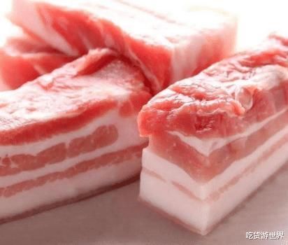买五花肉,要分清“上五花”“下五花”,两者差别很大,别买错了
