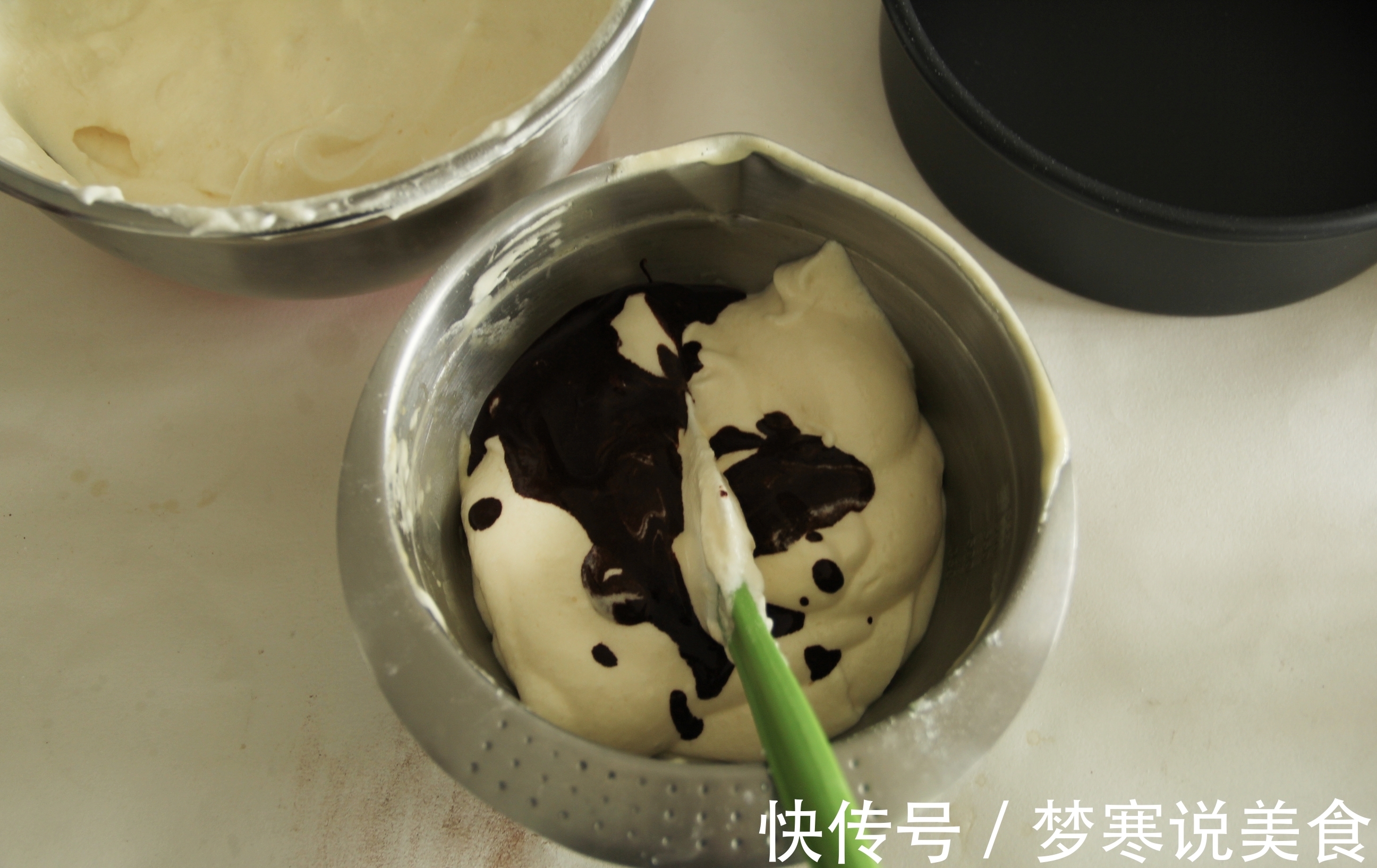 斑马纹戚风面包的制作方法，美味好吃，简单好做