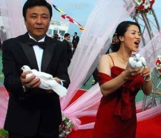 刘国梁|亿万富翁挺懂浪漫,王楠老公壕掷877万买一条街,只为逗老婆开心