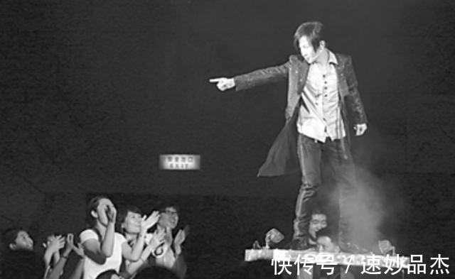 一夜爆紅|12年前,因春晚一夜爆紅的劉謙,如今在做什么?