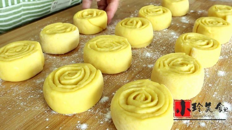  解馋|南瓜新吃法，做法简单，入口即化，做一大盘不够吃，解馋