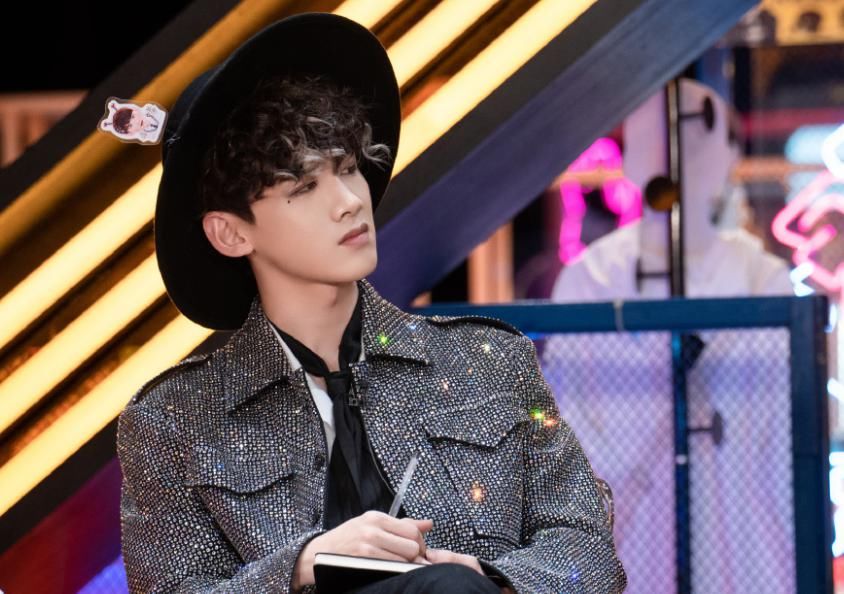 《明侦6》白敬亭输密码输到崩溃，扬言对了就吃桌子，戒赌吧宝贝