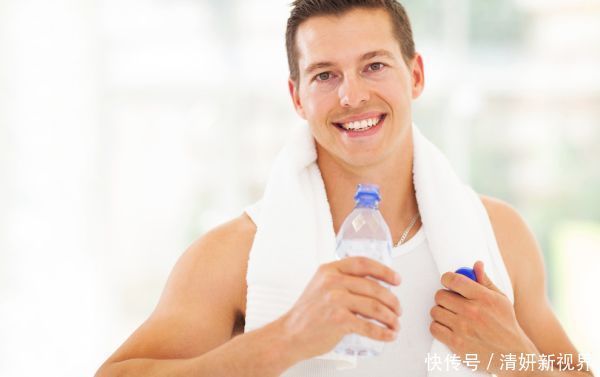 医生|动不动就出汗的人和很少出汗的人,哪种更健康让医生告诉你答案