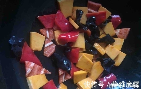 “疙瘩汤”最好吃的做法,加上南瓜面,味道鲜美,好吃到不想停