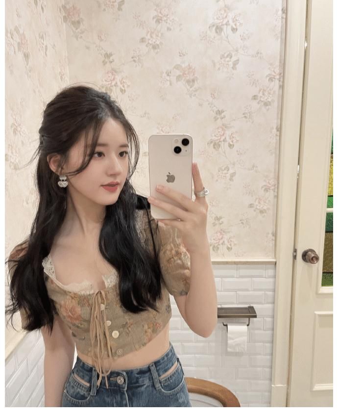 國子監(jiān)來了個(gè)女弟子|趙露思和徐開騁亮相《快樂大本營》，兩人同臺合唱，趙露思好嬌小