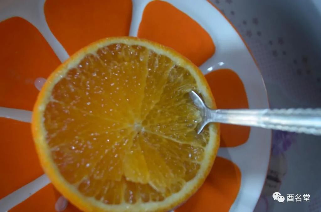 镇有|酉水河镇有位“红美人”，男女老少都爱她