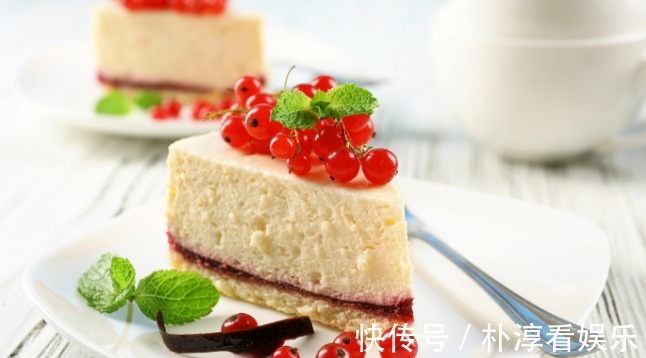 堵塞|45岁后,血管加速老化,5类食物,尽量少吃,血管承受不了