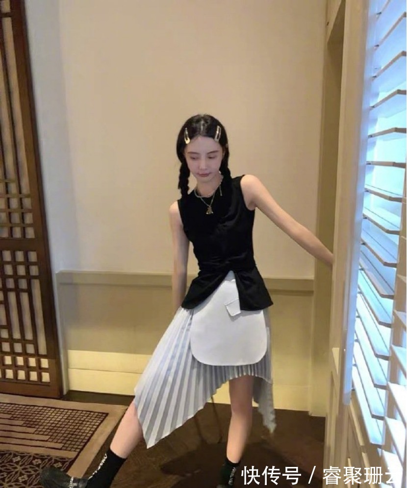 精致|夏季想要穿出新意？几何撞上服装设计，时尚感简直不要太饱和