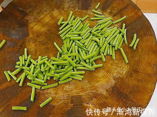 吃肉|凉拌豆角这样做,豆角脆嫩爽口不变色,比吃肉还过瘾