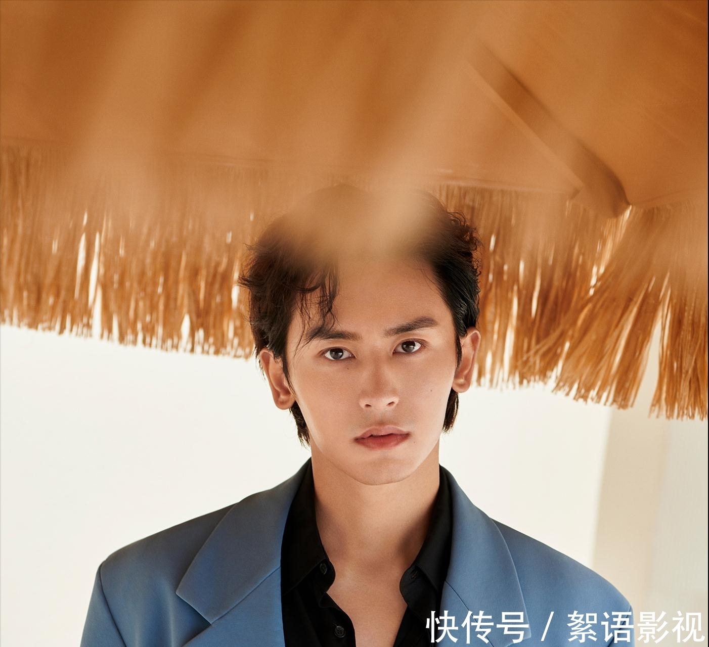 手軟|同為《山河令》爆紅，龔俊資源拿到手軟，張哲瀚卻謠言纏身？