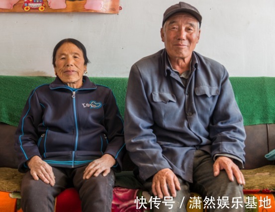 睡眠质量|70岁婆婆摔倒后骨折,营养师建议:常吃2白喝1饮,骨龄年轻20岁