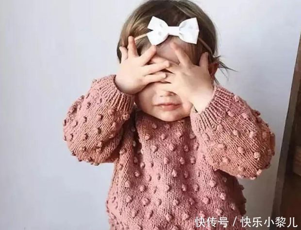 爷爷奶奶|2岁儿子偷偷学做菜,为妈妈“炒鸡”吃,妈妈看到后顿时笑喷