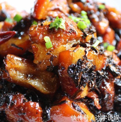 油亮|梅干菜烧肉，猪肉经干菜吸脂肥而不腻，色泽油亮，美味下饭有食欲