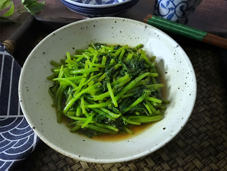 3分钟快手菜，我家隔三差五做次，清肠胃，促消化，简单美味