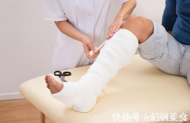 钙质|骨科主任不论男女,日常多吃3物,增加骨密度,缓解骨质疏松