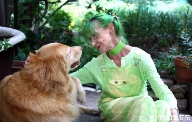 颜色|因全身都是一个颜色,被称为“绿夫人”,77岁还洋溢着少女感