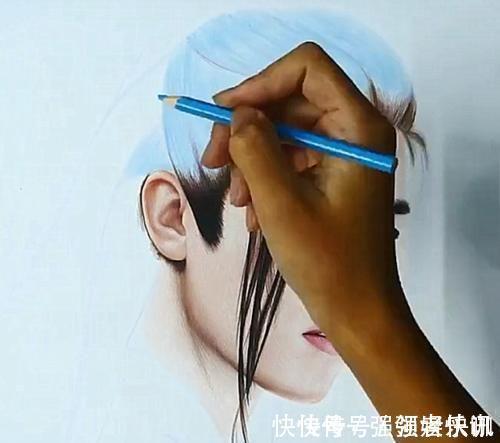 魏无羡@美术生彩铅绘“魏无羡”,画完脖子的那一刻,小飞侠:真实!